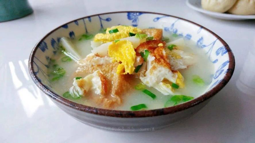 天冷做面条的方法和技巧,冬天面条的神仙吃法酸辣拌面