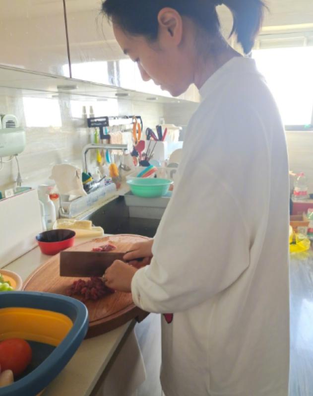 十位感染新冠的名人有没有死,12月因新冠去世的名人