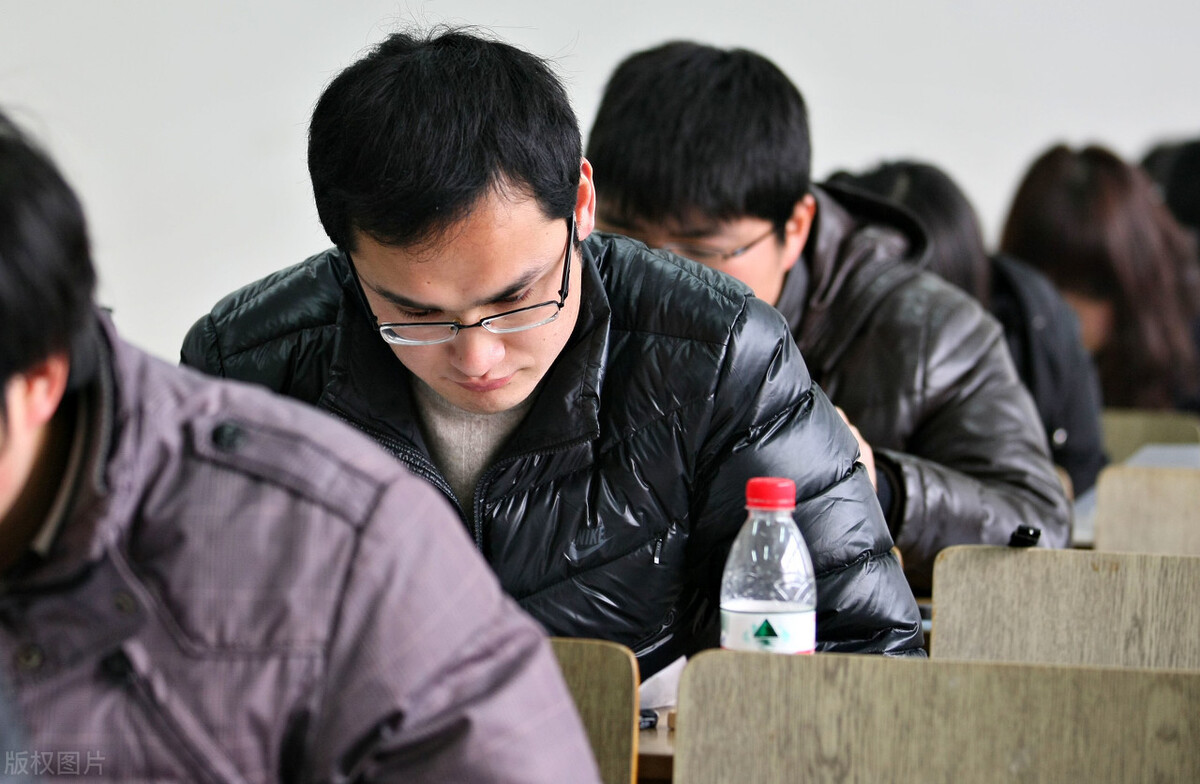 河南大学生村官是全职的吗,大学生村官的条件和出路