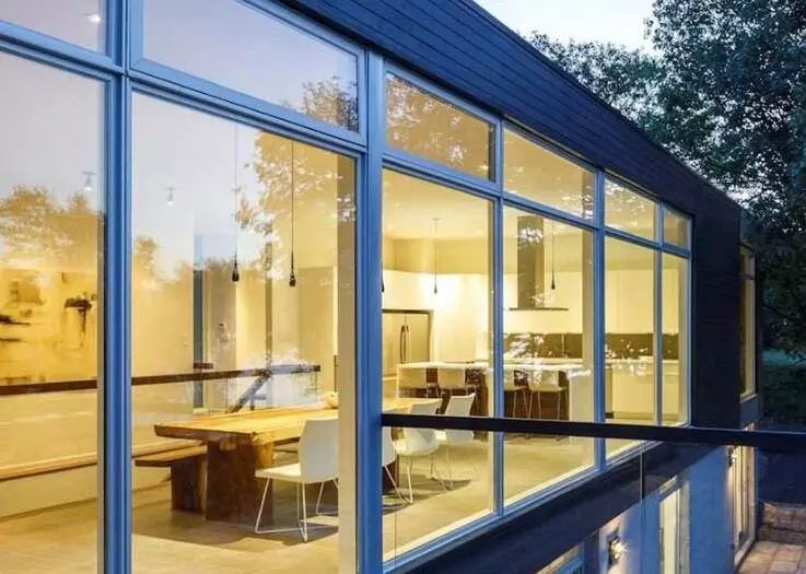 铝合金门窗选择哪个品牌可靠,门窗铝合金好还是塑钢好怎样选择