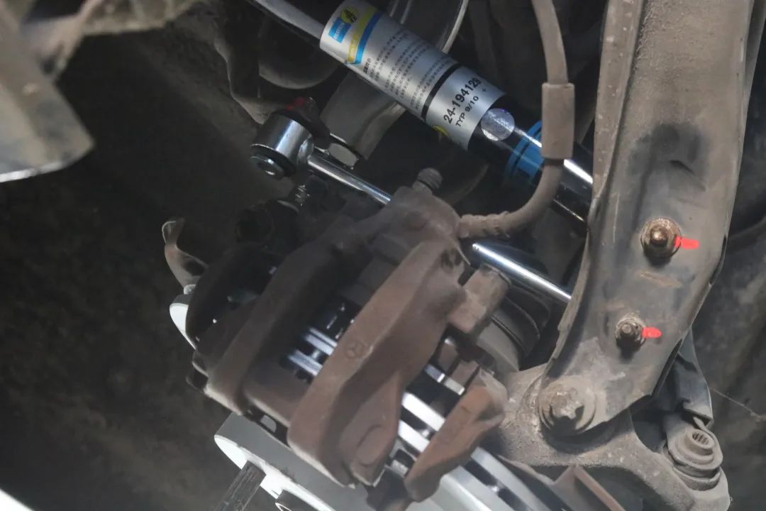 情怀老旧汽车翻新修复,情怀老车翻新修复骐达