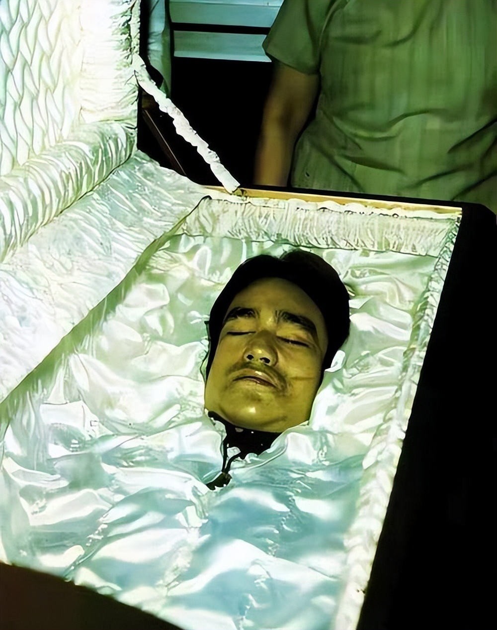 解密李小龙死亡谜团,解密李小龙的死因