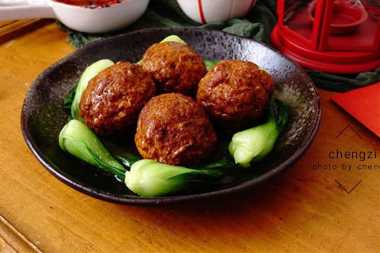 四喜丸子怎么做才有饭馆的味道,东北年夜饭16个硬菜四喜丸子