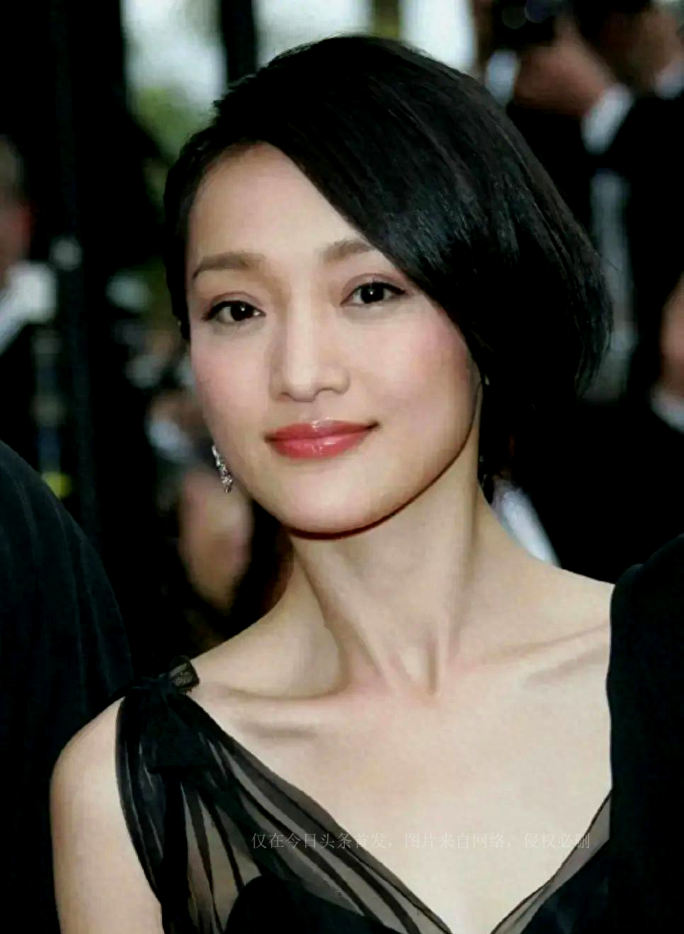 周迅又矮又瘦吗,周迅的实际身高多少