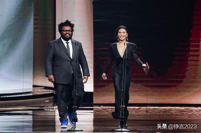 被念错名的女明星,女歌手现场唱错词遭粉丝拆台