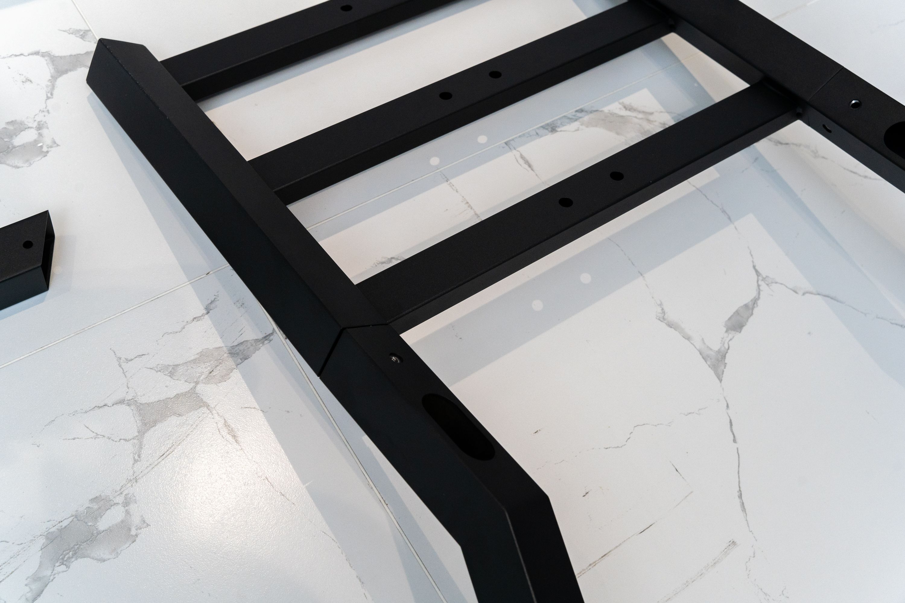 客厅要不要装电视机支架,客厅嵌入式电视支架选择