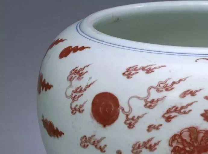 大清嘉庆香草龙纹官窑盘,清三代瓷器龙纹特征