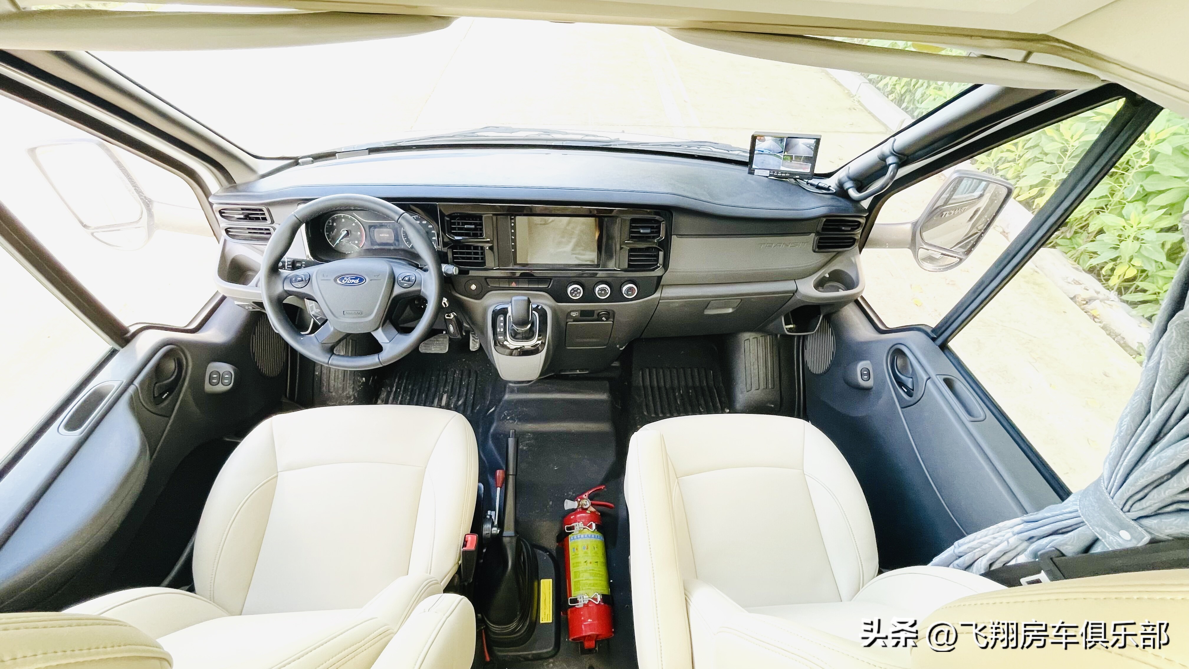 大空间房车二层别墅,福特新全顺房车6座4卧b型房车