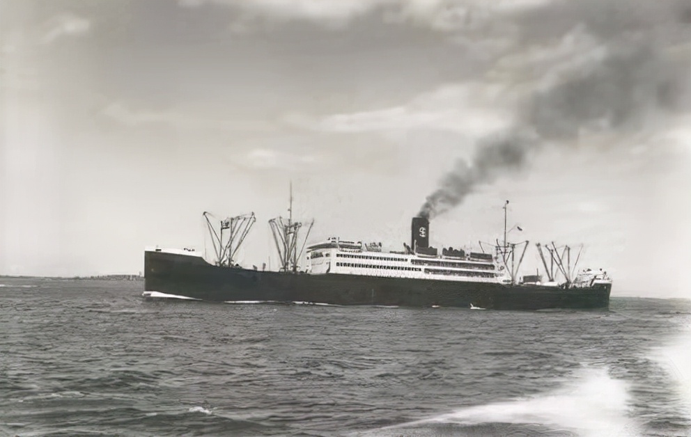 日本侵占中国东沙岛，中国海军将其收复，现在归属于我国台湾管辖