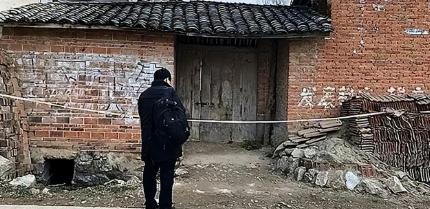 13岁少年目睹生母被打死，22年后为父亲赚够养老费，杀三人*仇报**