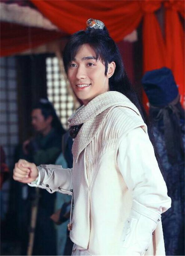 同一张脸差别可以有多大？一眼万年和丑爆屏幕全看造型师