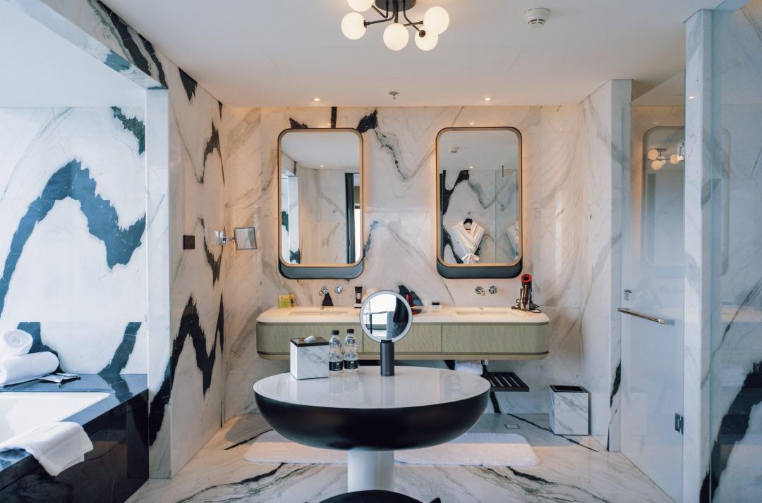 这世界是个巨大的游乐场,这世界就是巨大的游乐场