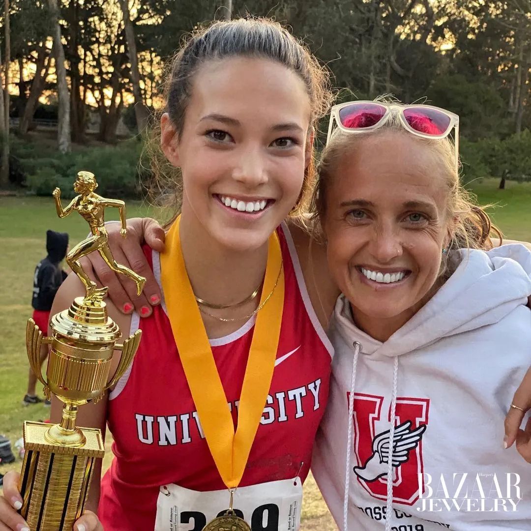 谷爱凌是谁为什么最近这么火,谷爱凌同款项链蛇骨链寓意