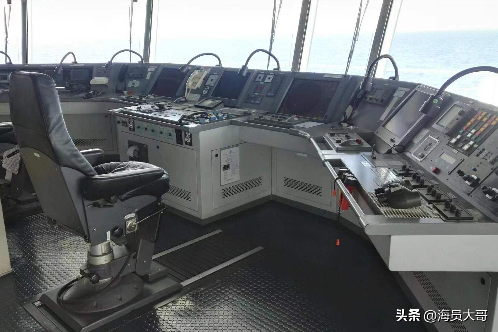 第17章：船到了泰国船员精神十足，分钱，购物，看女郎，意图明确