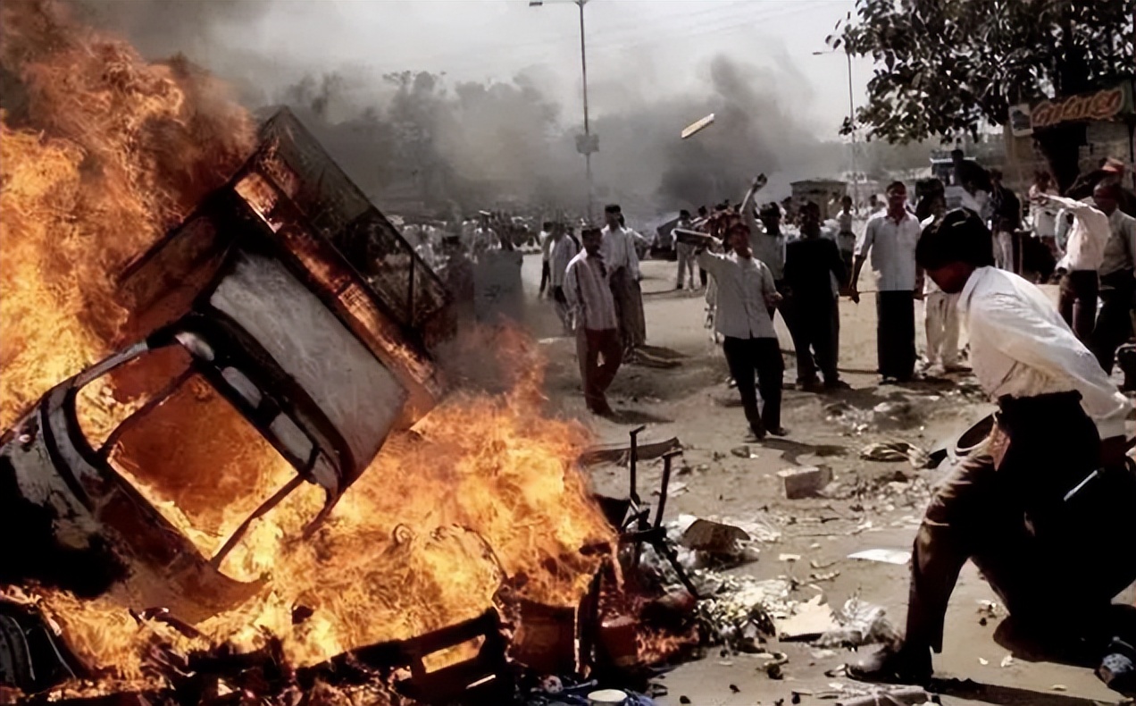 出身草根下层，却逆袭做总理，强硬的莫迪，是如何成印度领袖的？