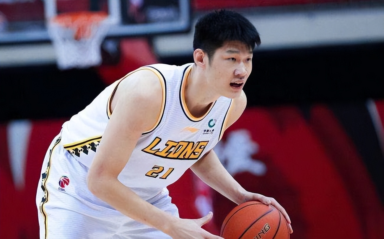 盘点cba历史十大中锋,cba总决赛姚明51分21篮板