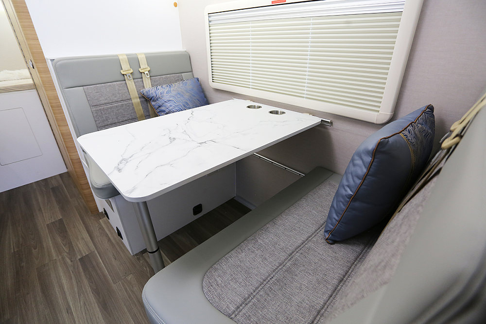 法美瑞缔途房车,预算20万落地4人旅居c型房车