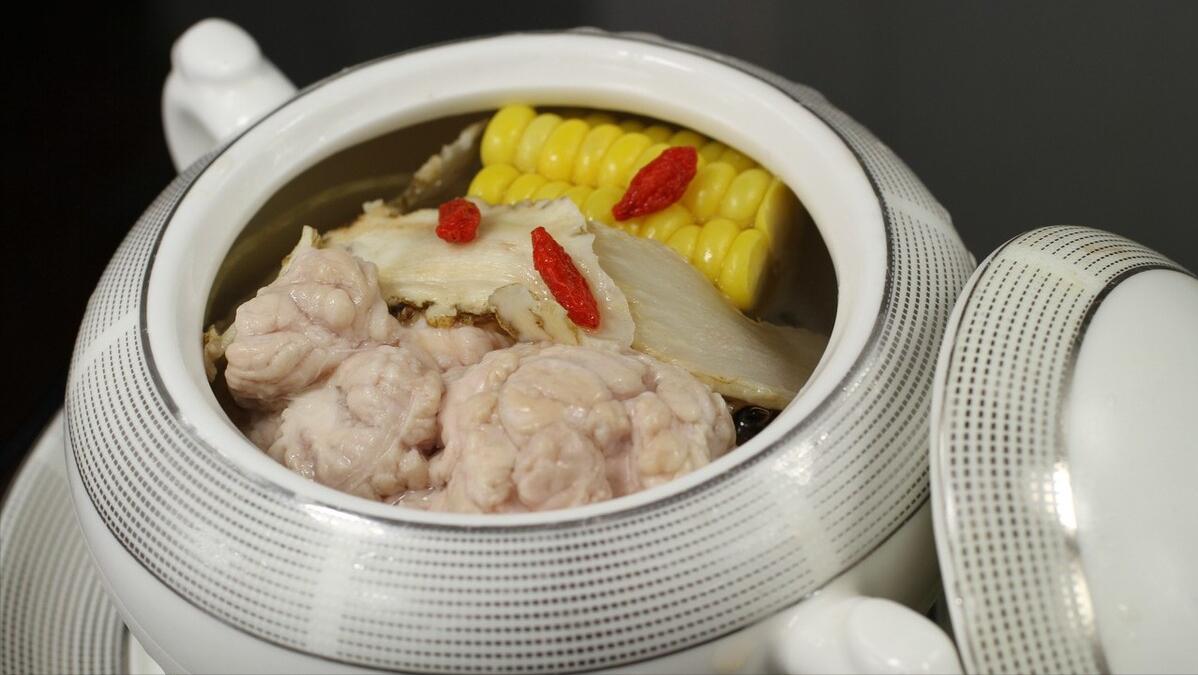 老外不能接受的10大中国美食，中国人却吃得嘎嘎香，直呼：没口福