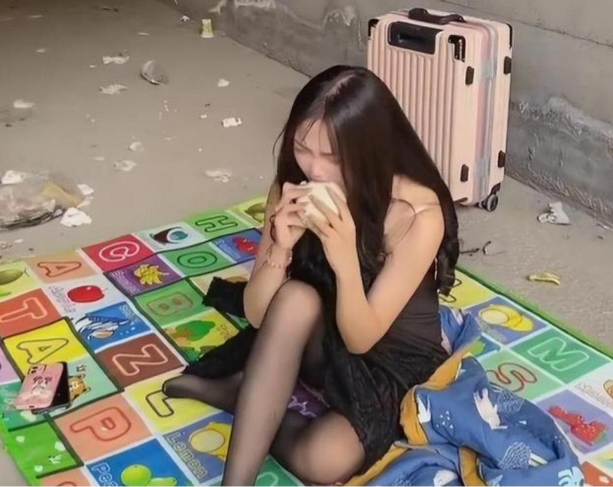 上海富家女奢靡生活曝光,桥洞流浪女的真实生活