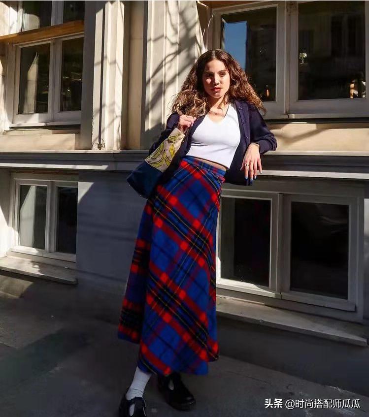 158梨形身材显瘦连衣裙长裙,洋气长裙穿搭技巧