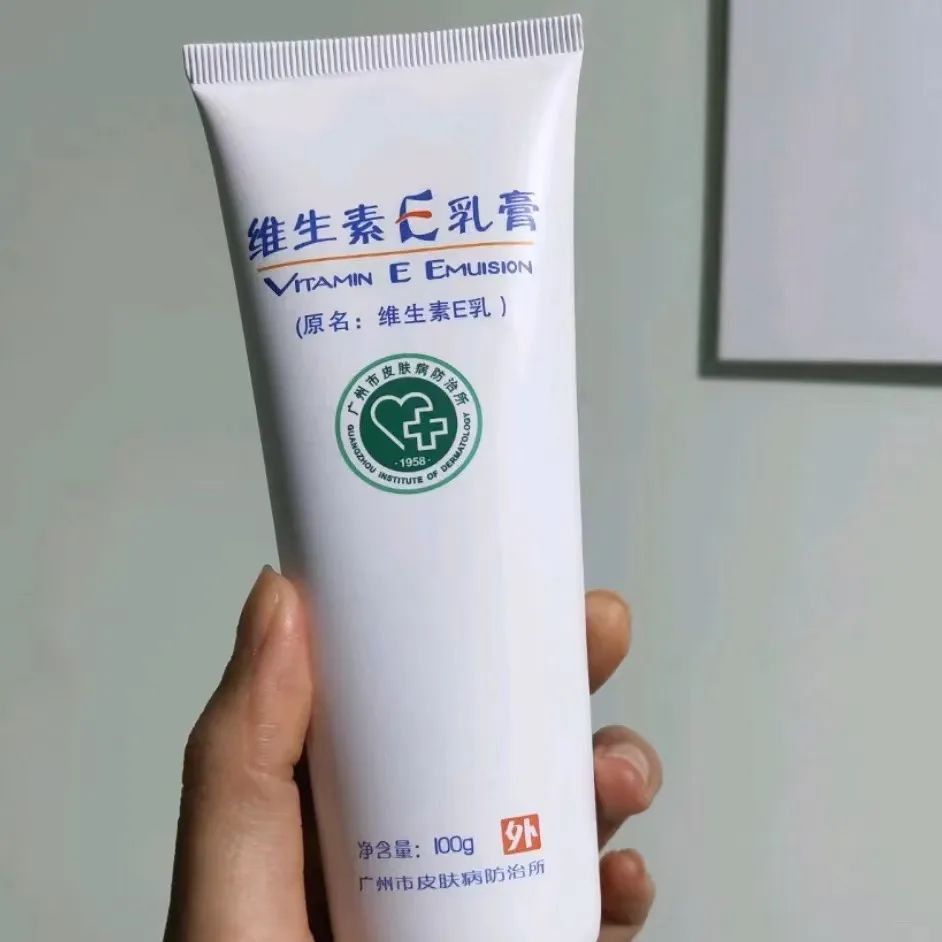 秋冬季节嘴唇干燥起皮怎么办,秋冬身体干燥起皮怎么治