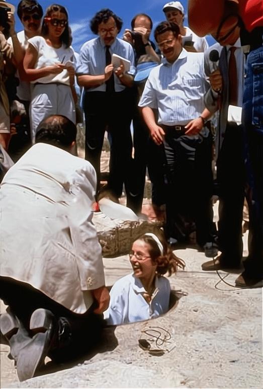 女子洞穴生活数百天回归,女子70米洞穴生活500天