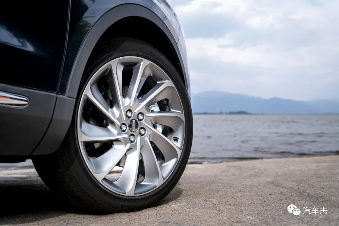 林肯航海家四驱尊耀版2.7tv6,国产长安林肯suv航海家v6配置参数