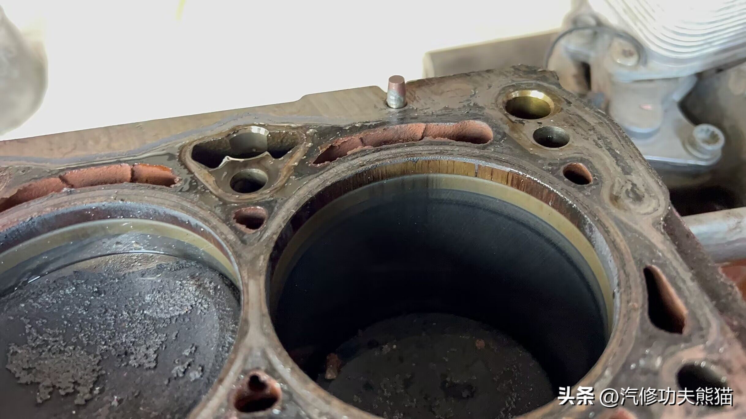 武汉小轿车烧机油处理办法,老款斯柯达烧机油解决方案