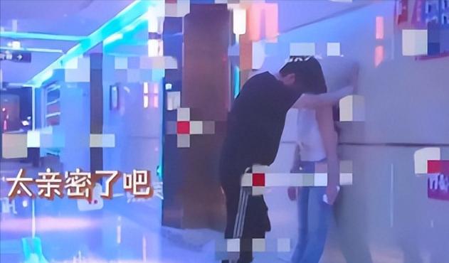 炫富一姐李湘：早餐花7000元，富养女儿惹争议，被王岳伦戴绿帽