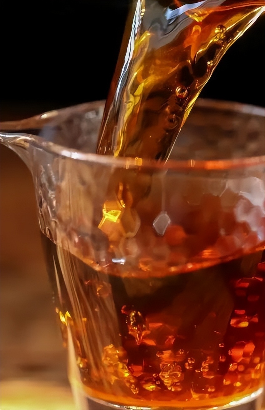 布朗山乔木饼茶熟茶,布朗山熟茶357g饼茶