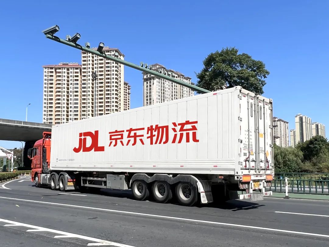 上海跑腿小哥日薪过万露宿街头,在上海跑腿一个月能挣多少钱