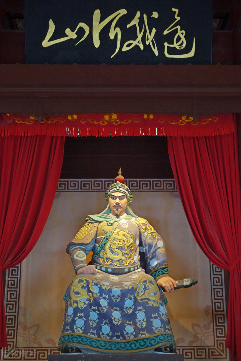 箭欲远发，必拉强弓