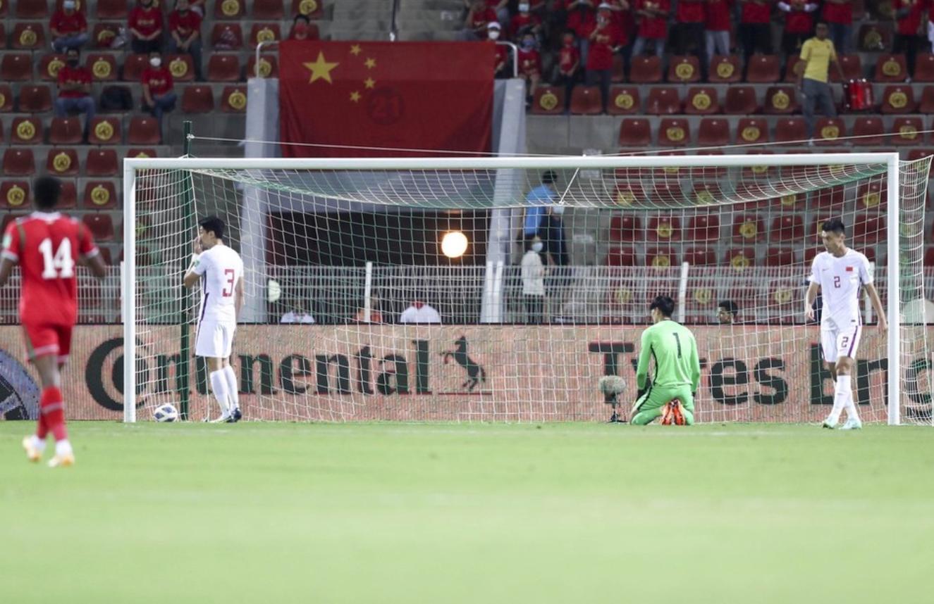 国足战败李霄鹏道歉,国足10大失利