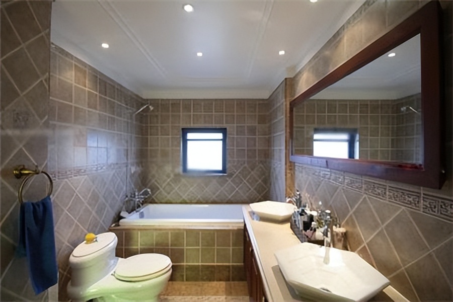 怎么装修卫生间才能不渗水至客厅,卫生间渗水到外墙怎么补救