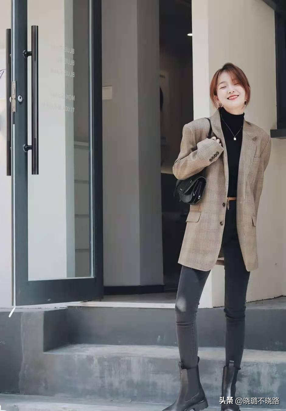 秋冬踝靴搭配什么样的裤子,冬季尖头踝靴怎么穿搭好看