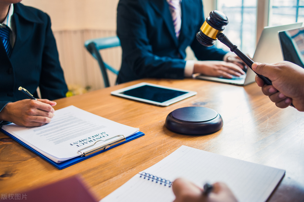 朋友圈转发《我在拼多多的三年》一文，他被拼多多开除了