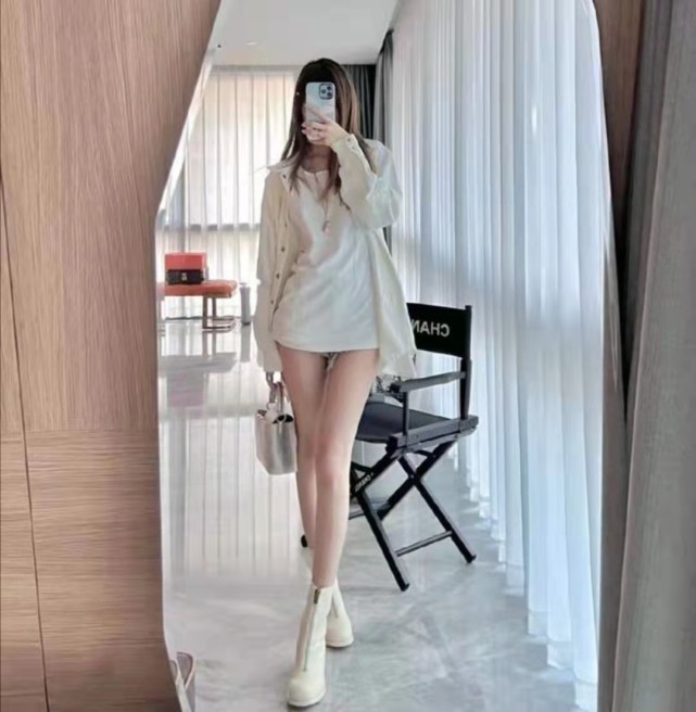 腐团儿晒长腿,rita和腐团儿谁更漂亮