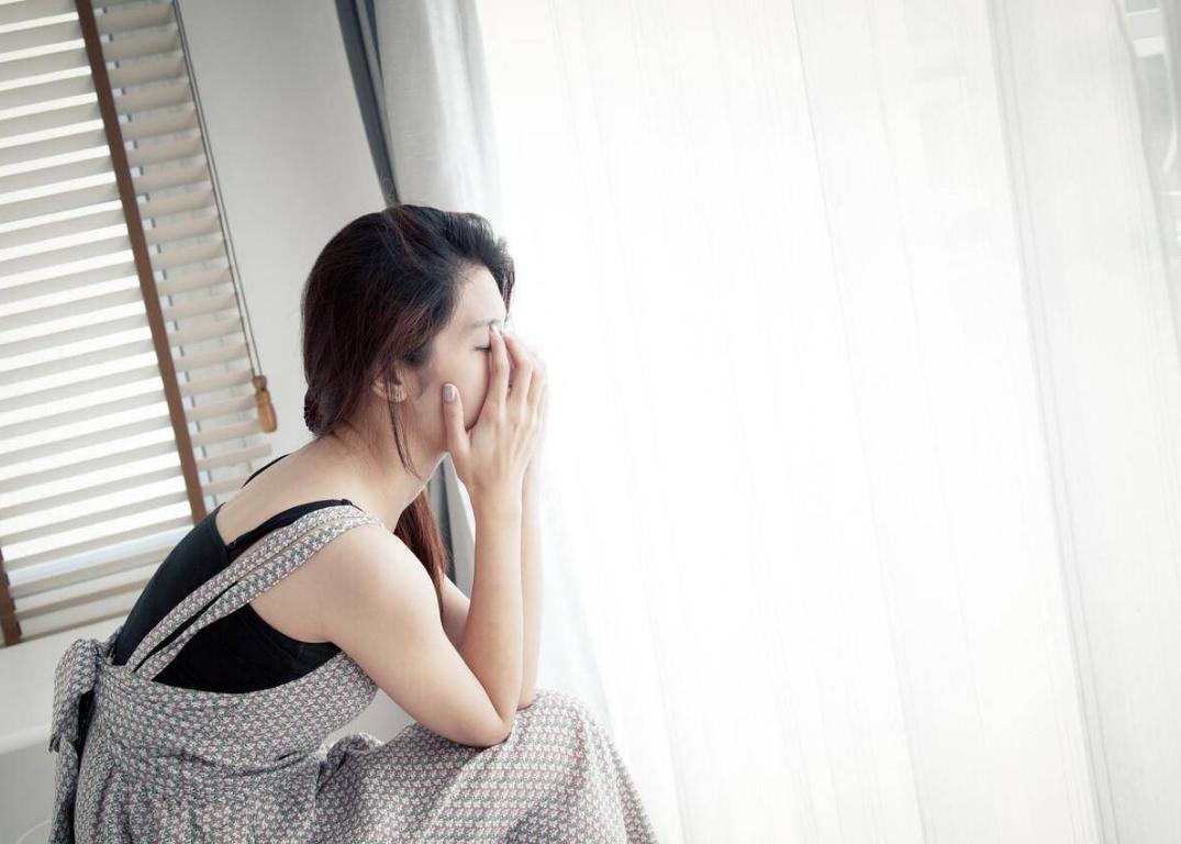 经前腹部胀痛怎么回事,经前肚子胀痛怎么缓解