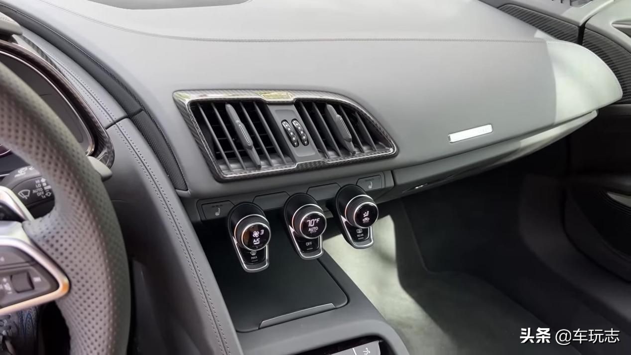 2019奥迪r8跟2020款奥迪r8,5.2v10奥迪r8限量版