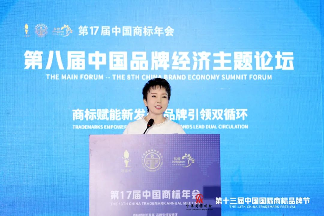 用阿道夫制作香水,阿道夫品牌发展