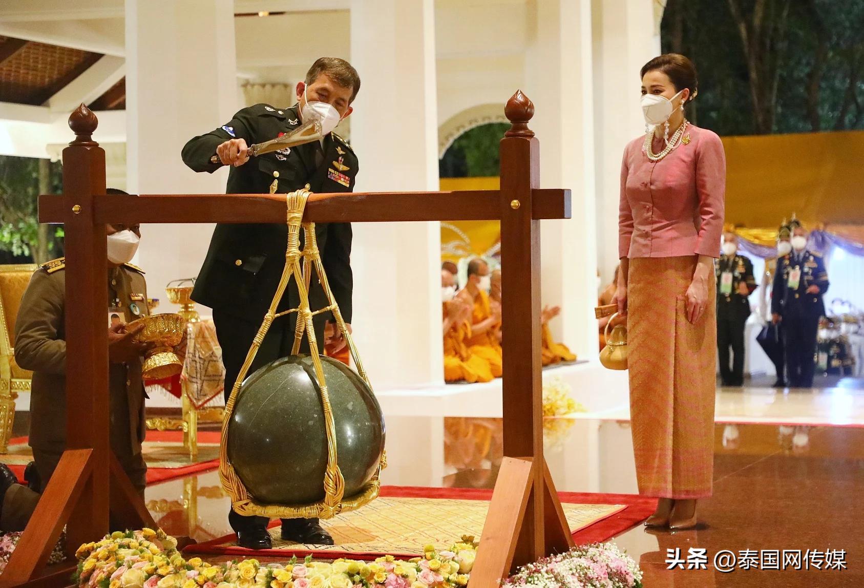 泰国国王最近出席活动,泰国最新国王和王后消息