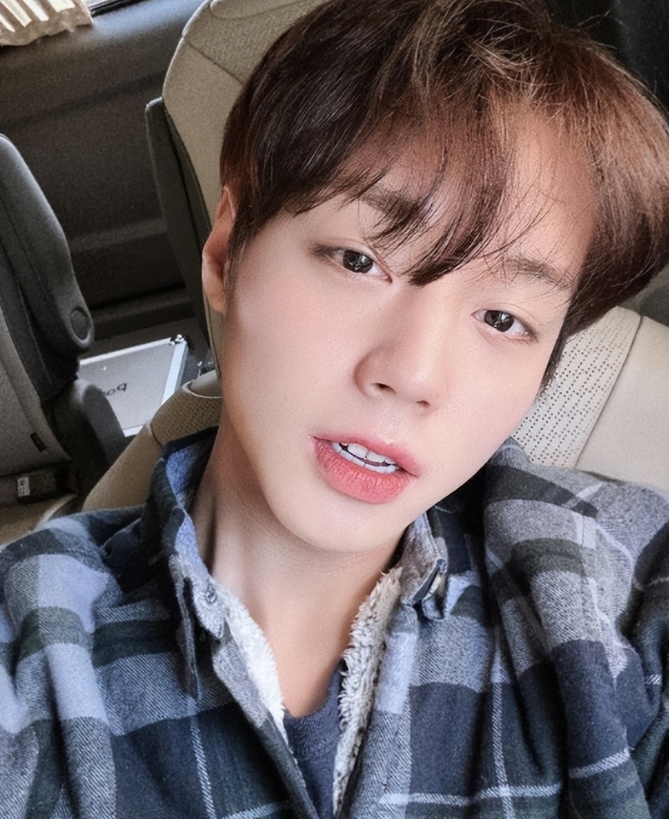 朴志训演戏韩国评价,韩国男爱豆神仙颜值朴志训