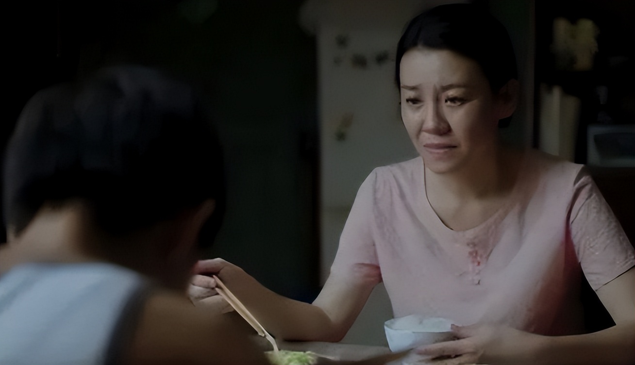 “吃不起就别买”，宝妈晒芒果照引发众人嘲讽，自我感动太可怕