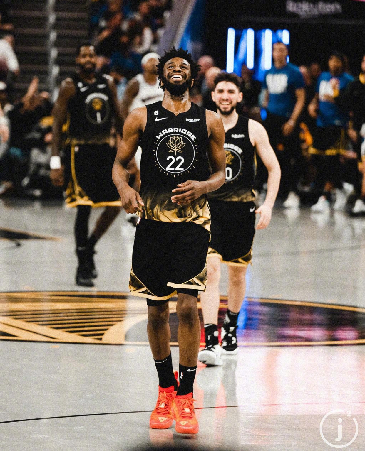 NBA球员上脚:欧文的球鞋颜值太顶了,中国球鞋很帅气