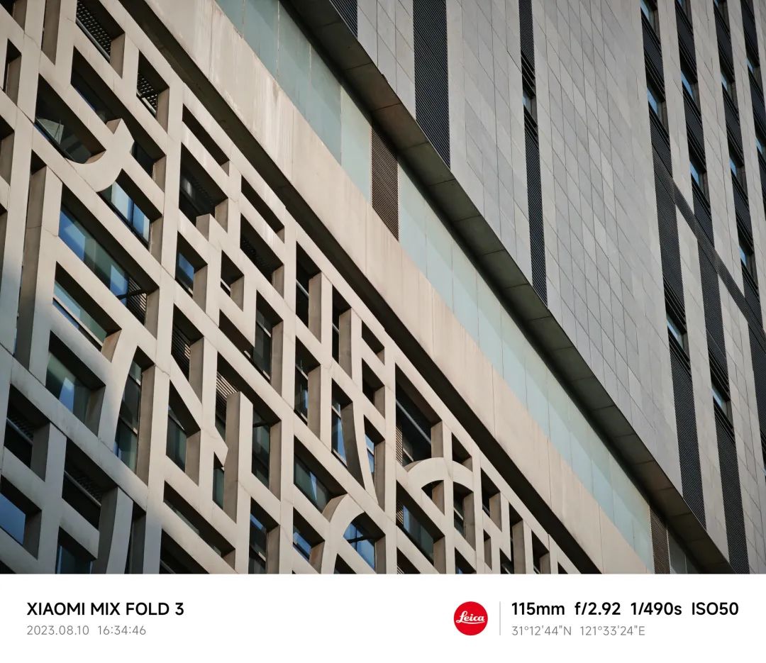 小米mixfold3长焦微距对比华为,关注色彩