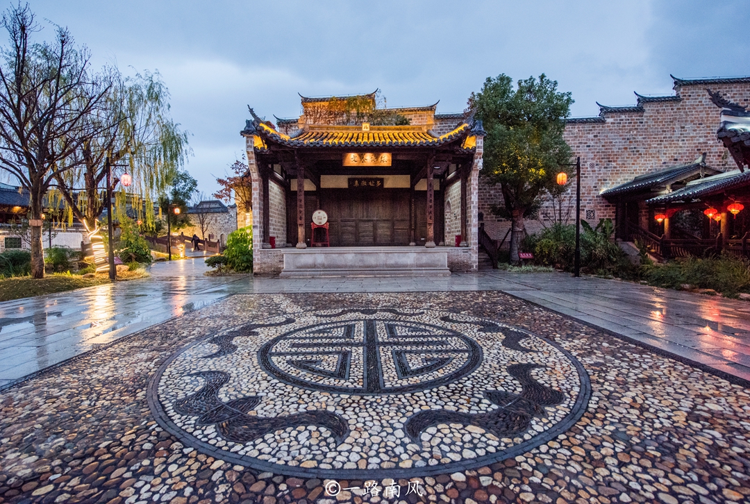 旅行来到福建长汀，发现一个“瑶池仙境”，内有成龙捐献的古建筑
