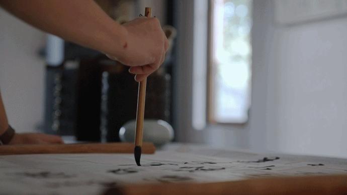 疫情后,他改造150㎡老洋房独处,太太也爱来做客