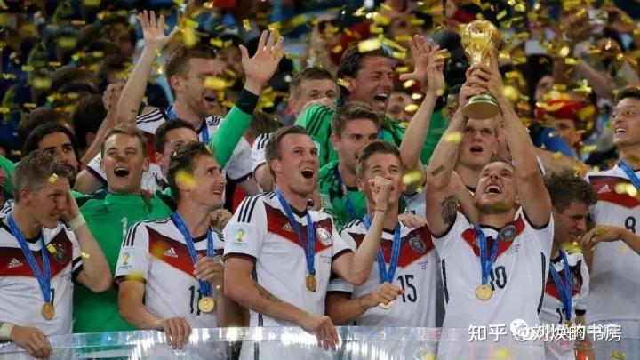 442、424、433，这些足球阵型是什么意思？