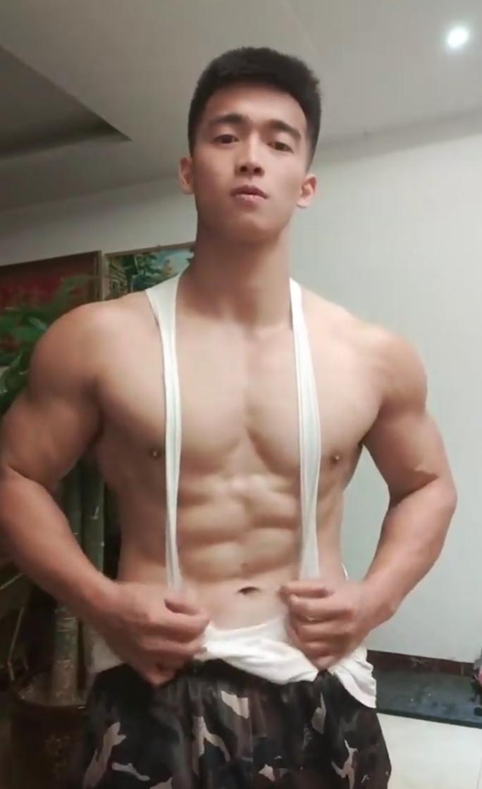 盘点在“视频通话功能”中翻车的网红天菜（一）