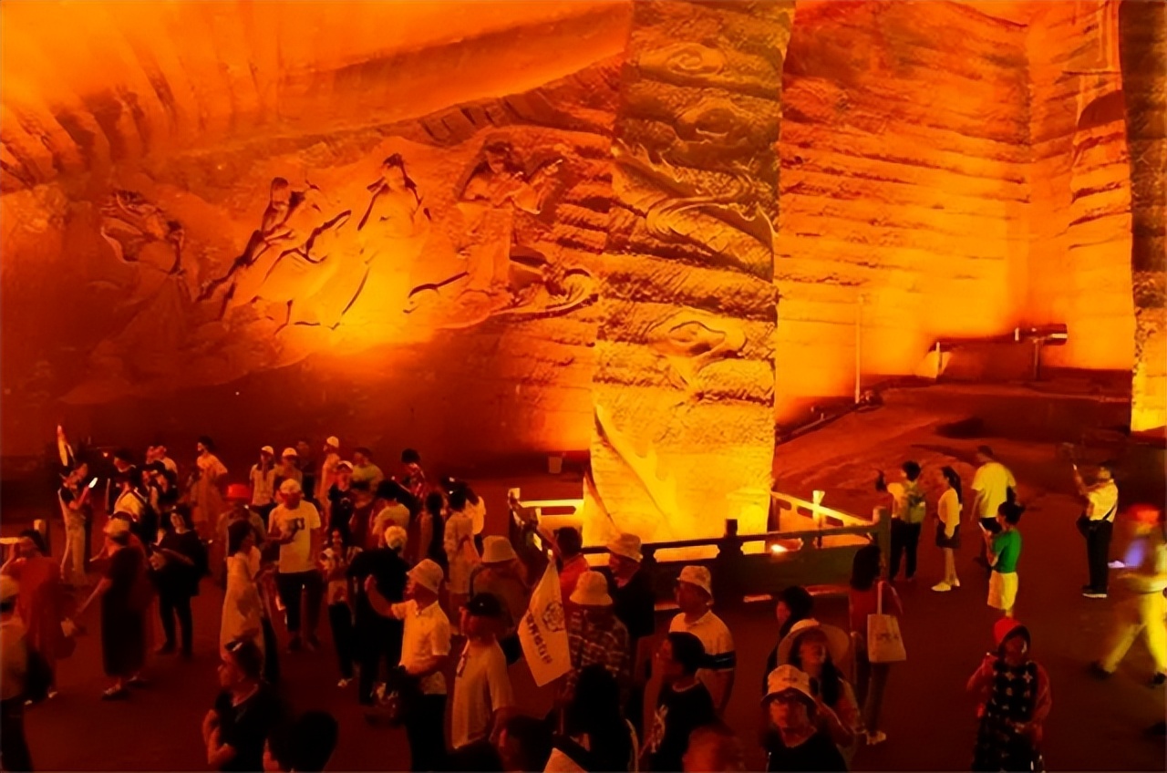 浙江水塘抽干发现宫殿,水潭被村民抽干后惊现千年宫殿